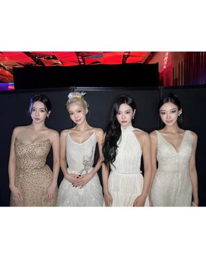 Image post by @ellemenhk on Instagram