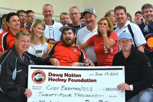 Image post by @DawgsHockey on Twitter