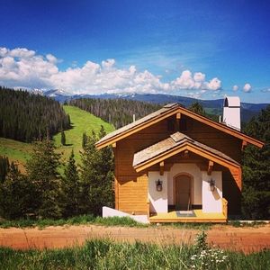 Image post by @vailmtn on Instagram