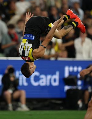 Image post by @AFL on Twitter