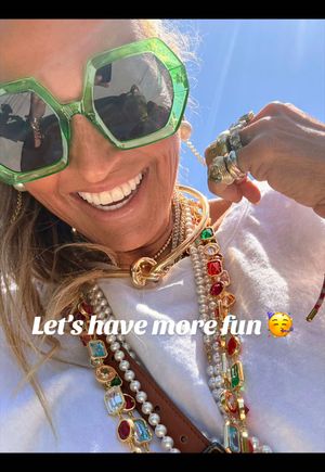 Video post by @shop.with.caroline on TikTok
