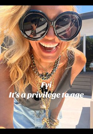 Video post by @shop.with.caroline on TikTok