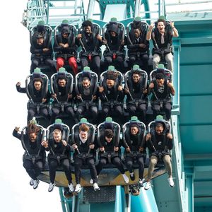 Image post by @holidaybowl on Instagram