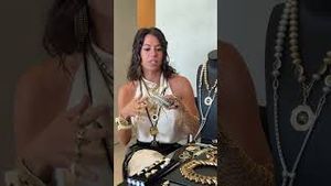 Video post by @shop.with.caroline on YouTube