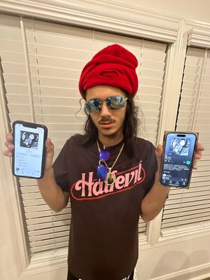 Image post by @_babytron on Twitter