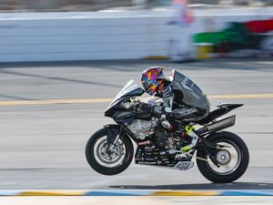 Image post by @motoamerica on Instagram