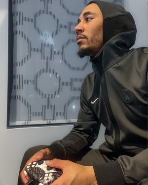 Image post by @mookiebetts on Instagram
