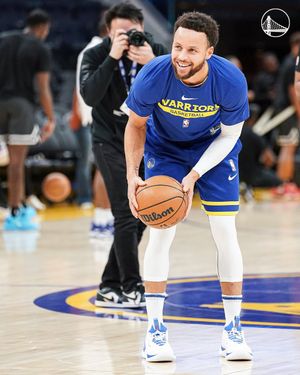 Image post by @warriors on Twitter