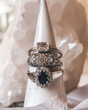 Image post by @maejeanvintage on Instagram