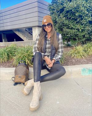 Image post by @sabrinanoellee on Instagram