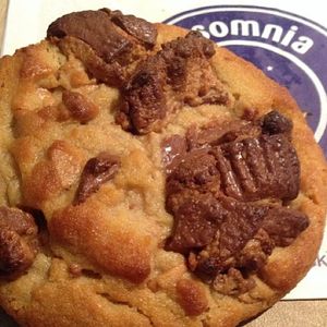 Image post by @insomniacookies on Instagram