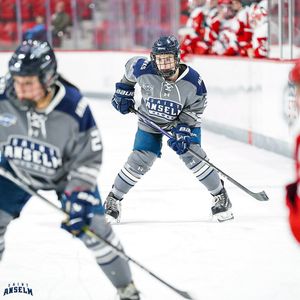 Image post by @stahawkswhockey on Instagram