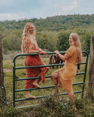 Image post by @painterlandsisters on Instagram