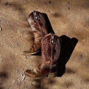 Image post by @justinboots_ on Instagram