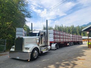 Image post by @inlandkenworthus on Instagram