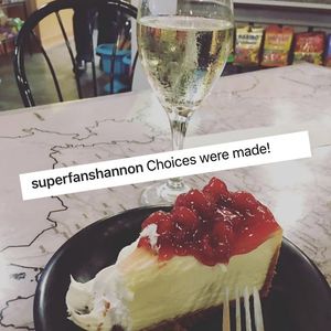 Image post by @estreetcafe on Facebook