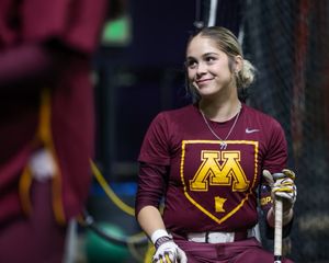 Image post by @GopherSoftball on Twitter