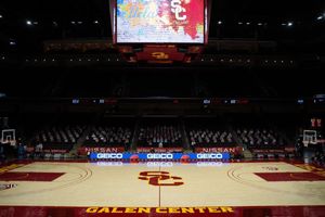 Image post by @dailytrojan on Instagram