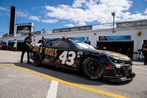 Image post by @erik_jones on Instagram