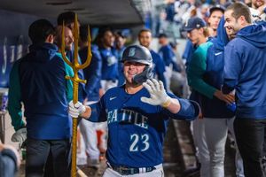 Image post by @circlingseattlesports on Instagram