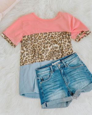 Image post by @shopfillyflair on Instagram