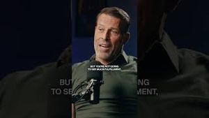 Video post by @tonyrobbinslive on YouTube