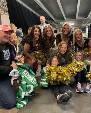 Image post by @coloradoeagleschicks on Instagram