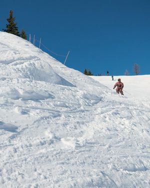 Image post by @newschoolers on Instagram