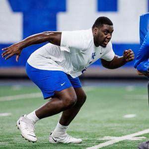 Image post by @UKFootball on Twitter
