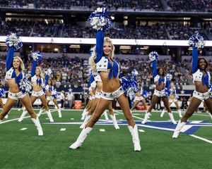 Image post by @dccheerleaders on Instagram