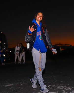 Image post by @GatorsVB on Twitter