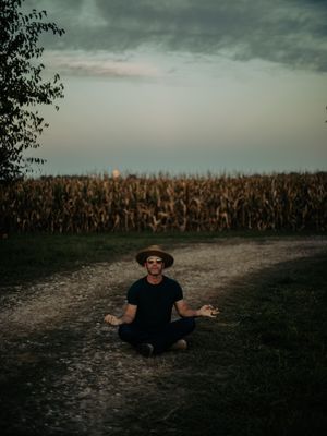 Image post by @drakewhitestomp on Instagram