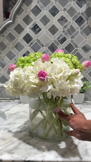 Video post by @liathelook on TikTok