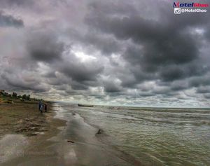 Image post by @royaei_abi_keyvan on Instagram