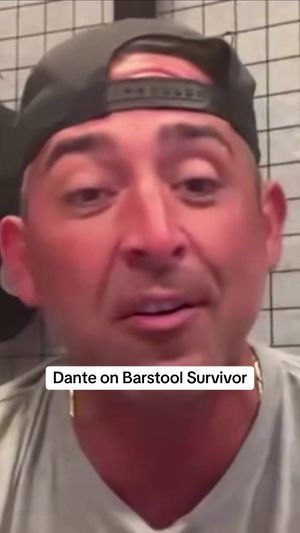 Video post by @vivalastool on TikTok