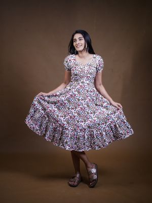 Image post by @shraddhaa_trends on Instagram