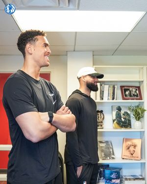 Image post by @mavsoffcourt on Instagram