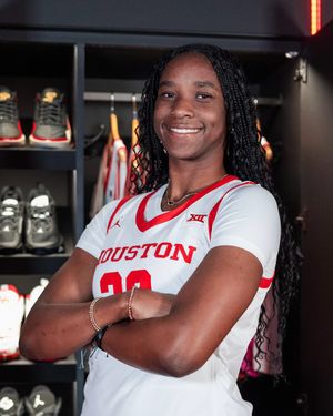 Image post by @uhcougarwbb on Instagram