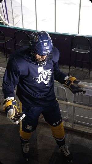 Video post by @etbu_hockey on Instagram