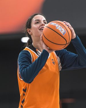 Image post by @valenciabasket on Instagram