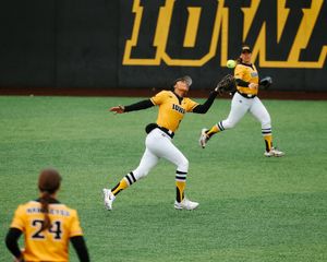 Image post by @iowasoftball on Twitter