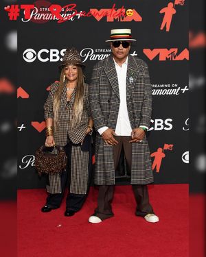 Image post by @theshaderoom on Instagram