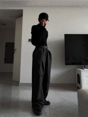 Image post by @dmitriruwan on Instagram