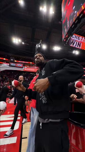 Video post by @HoustonRockets on Twitter