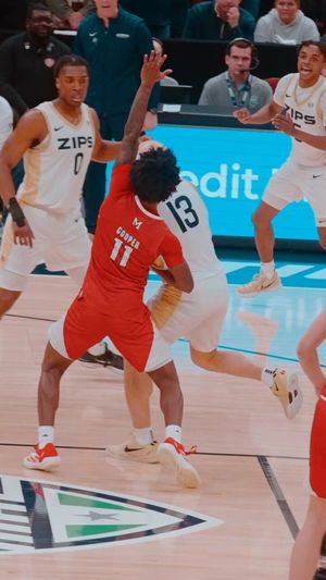 Video post by @ZipsMBB on Twitter