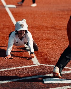 Image post by @bonniessoftball on Instagram