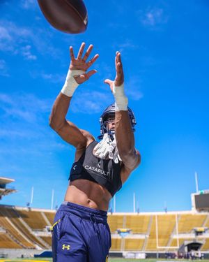 Image post by @CalFootball on Twitter