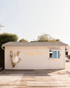 Image post by @theofficialpandora on Instagram