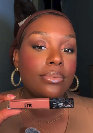 Video post by @thelipbar on TikTok