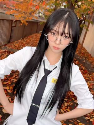 Image post by @ellemenhk on Instagram